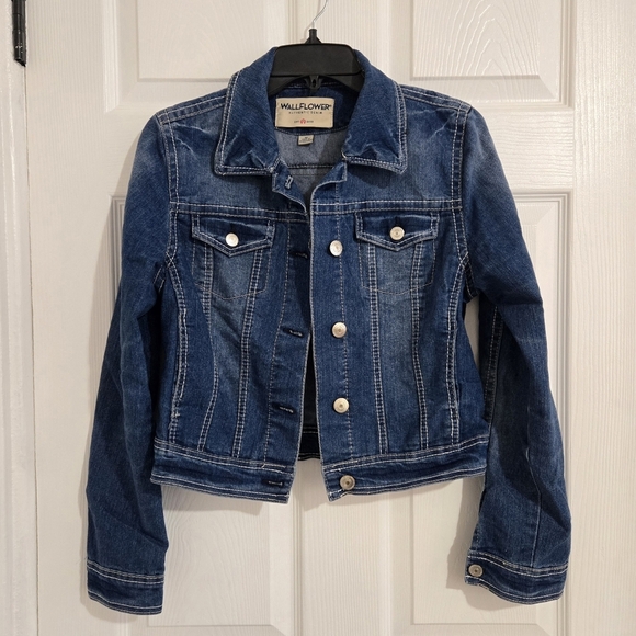 Wallflower Jean Jacket Women's Junior's Size Medium Dark Wash Denim Cropped - Picture 1 of 12